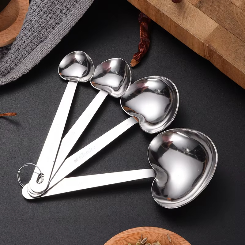 Baking Scoops Heart Shaped Stainless Steel Measuring Spoon 4 PCS Mini Spoon Measuring Spoons Tools for Kitchen Measuring Tools