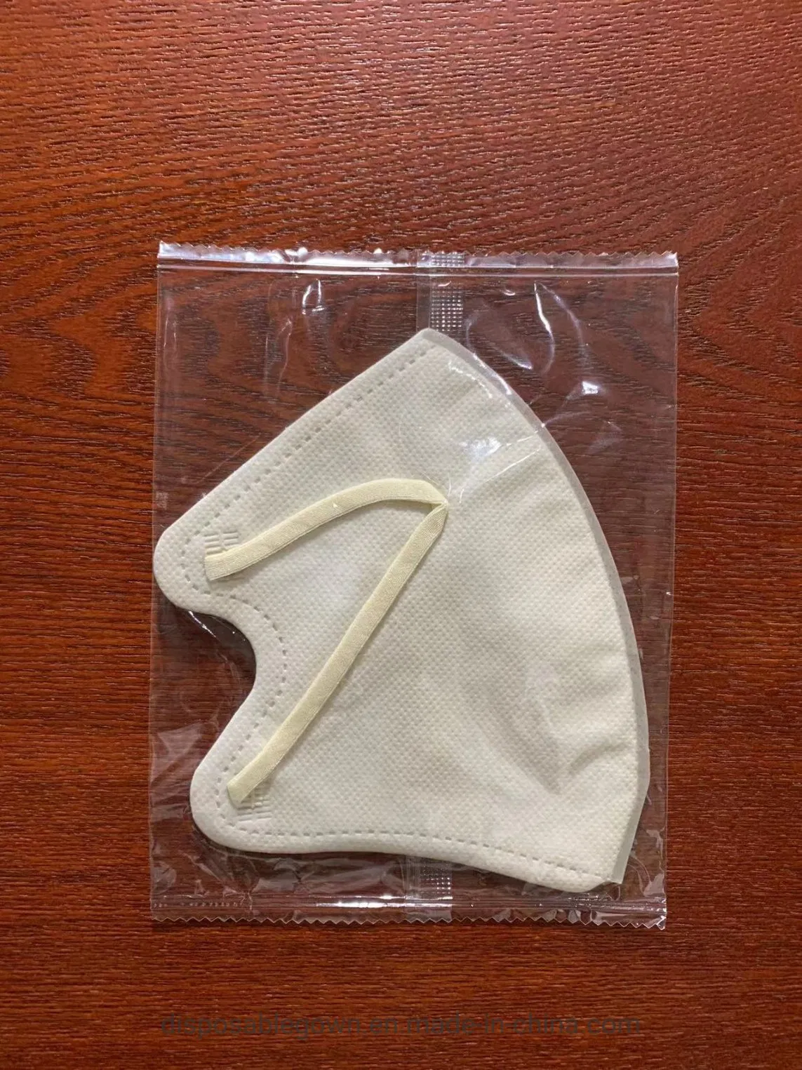 Disposable 3D Protective Face Mask for Sale 14X11cm White/Apricot 3ply PP Folded Style Facemask