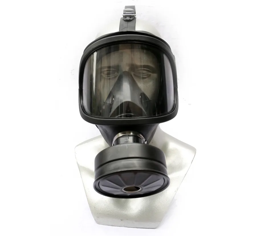 Full-Face Gas Mask Respirator with Activated Carbon Filling for Toxic Chemicals Resistance
