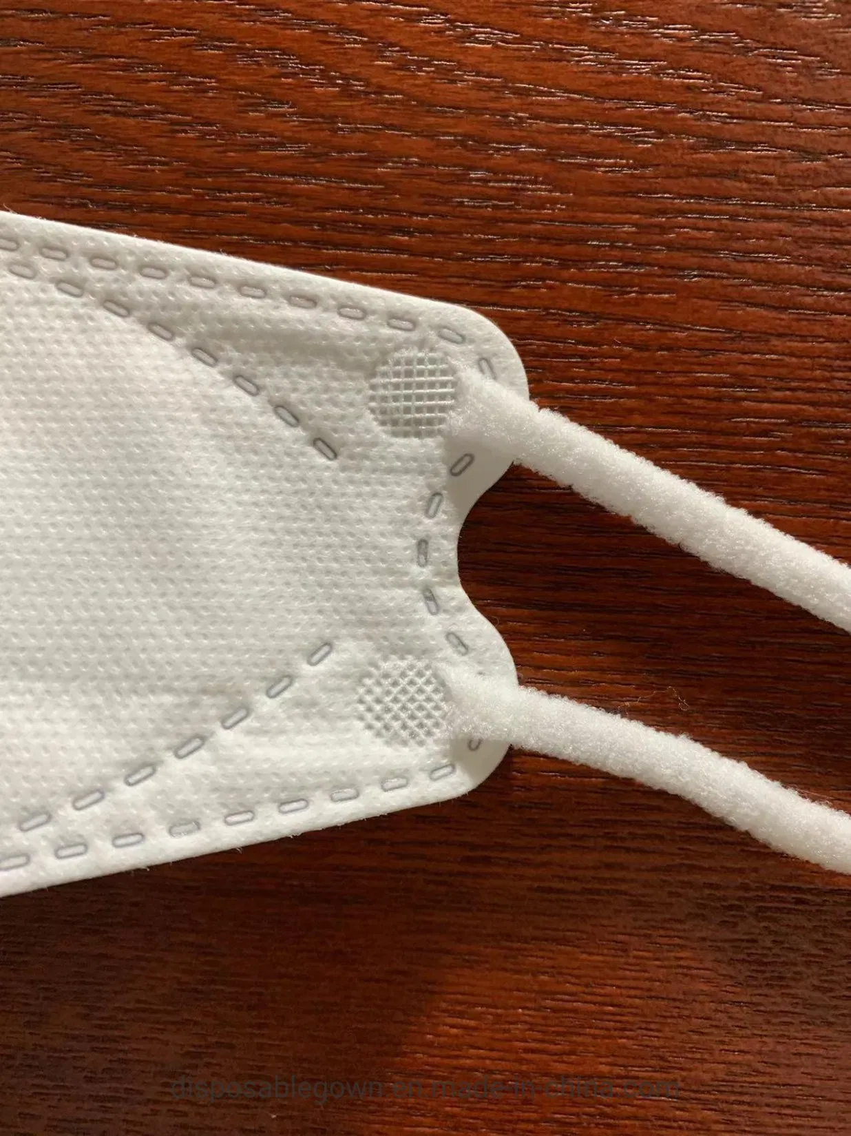 Wholesale 3 Layers Disposable Use Fish-Mouth Face Mask White Anti-Pollution Adult Use Folded Facemask