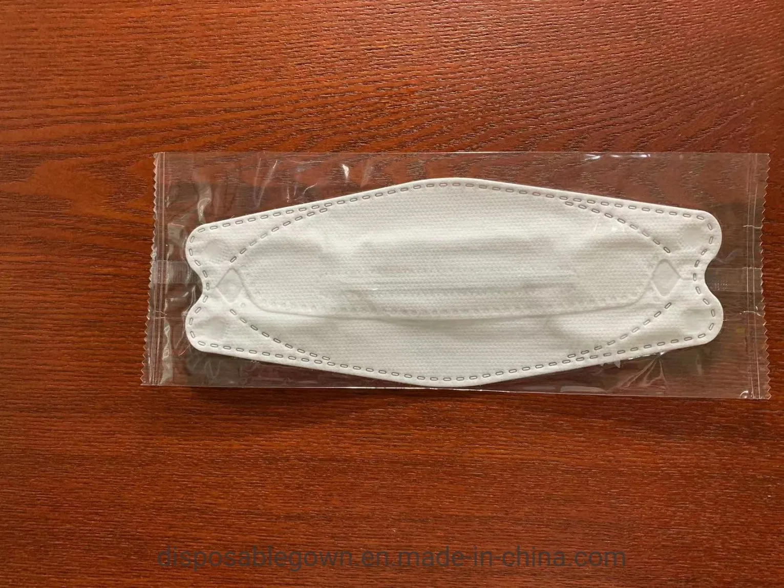 Wholesale 3 Layers Disposable Use Fish-Mouth Face Mask White Anti-Pollution Adult Use Folded Facemask