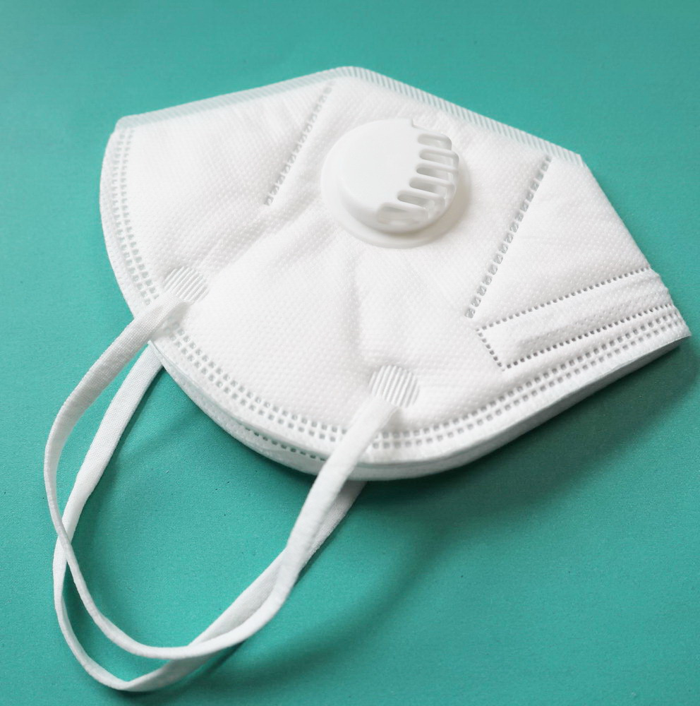Kn95 Face Mask with a Breathing Valve N95 Disposable Respirator Face Mask Disposable Face Mask Earloop