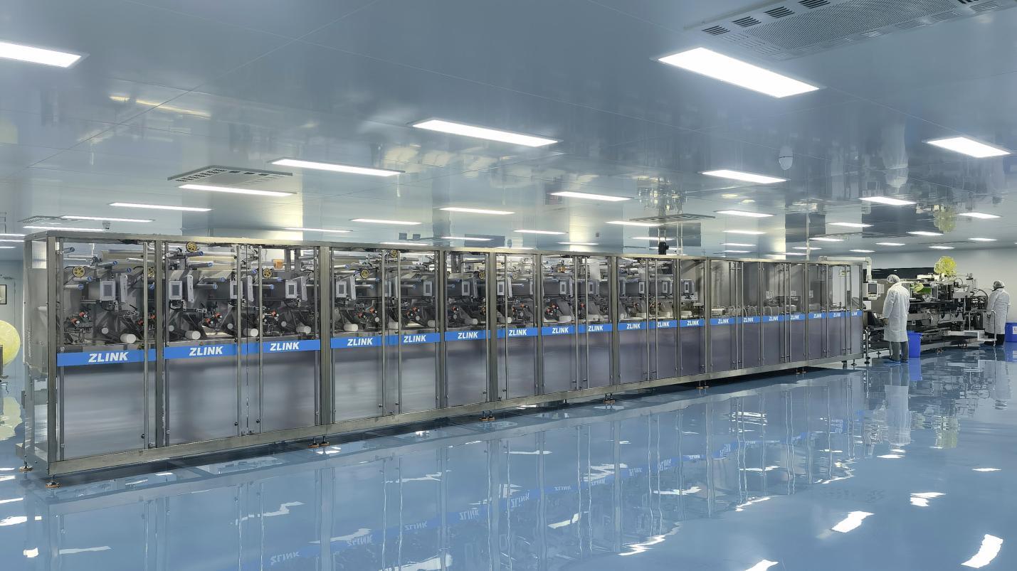 Wet tissues high-speed folding and fluid injection production station