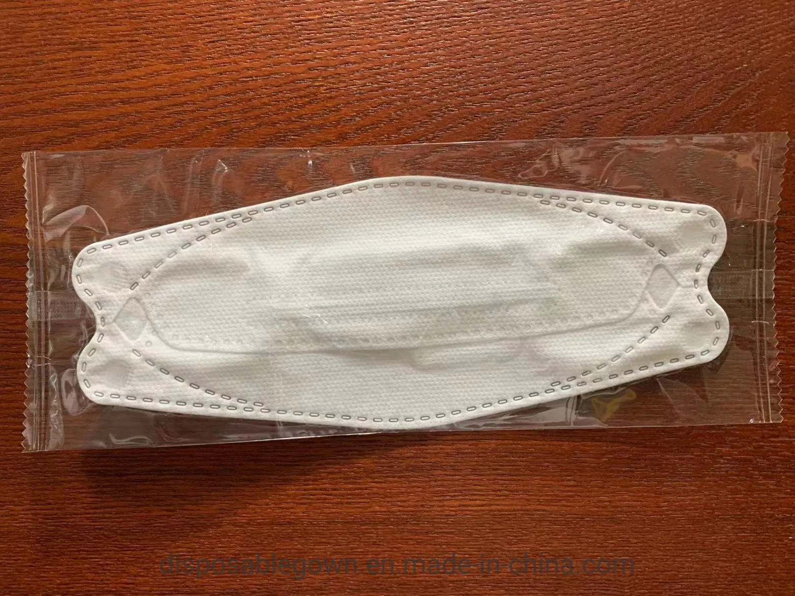 Wholesale 3 Layers Disposable Use Fish-Mouth Face Mask White Anti-Pollution Adult Use Folded Facemask