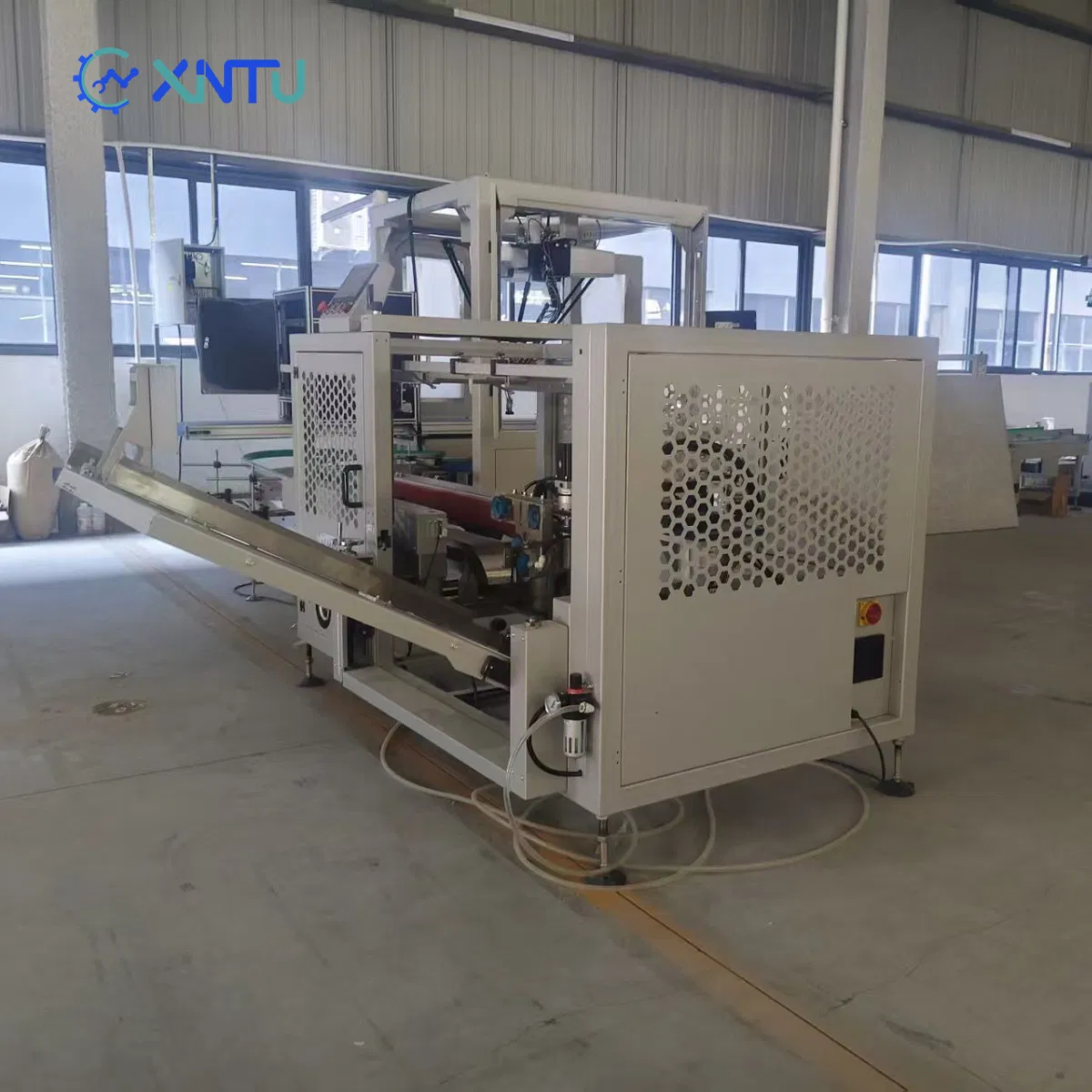 Efficient Vertical Carton Case Erector with Hot Melt Glue Technology