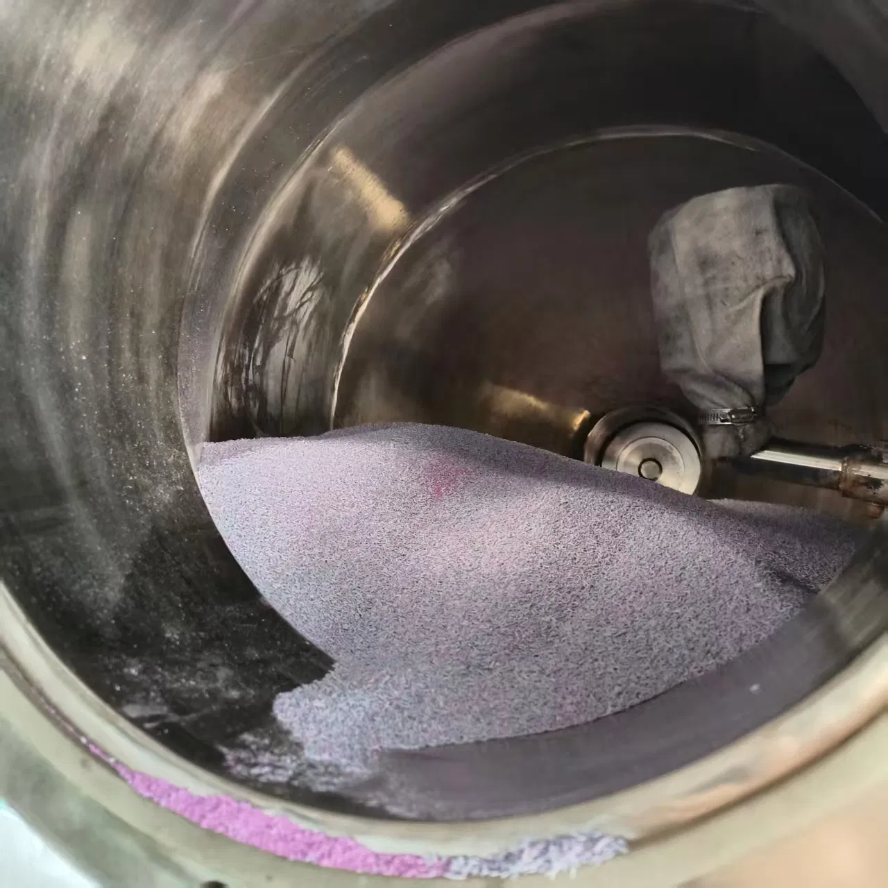 Heated Oil Vacuum Rotary Double Cone Dryer for Firewoks Material