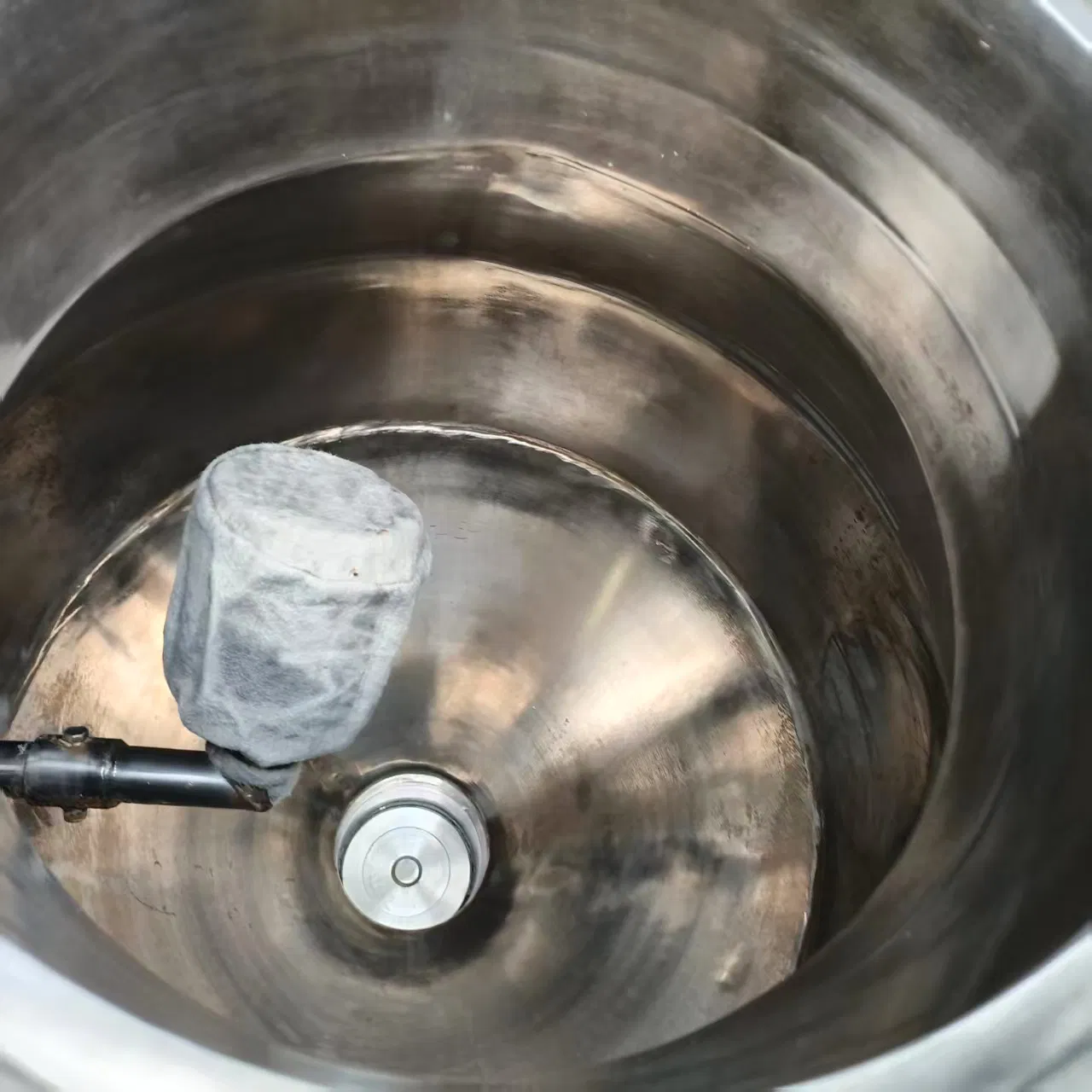 Heated Oil Vacuum Rotary Double Cone Dryer for Firewoks Material