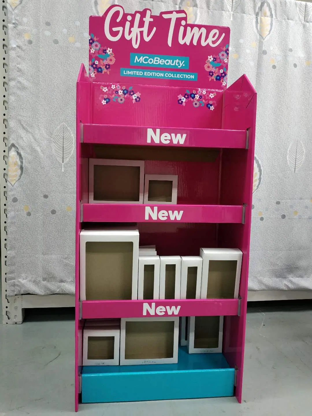 Mother's Day Festival Gift Display Stand Facial Mask Cabinet Display Rack for Branding Cosmetics