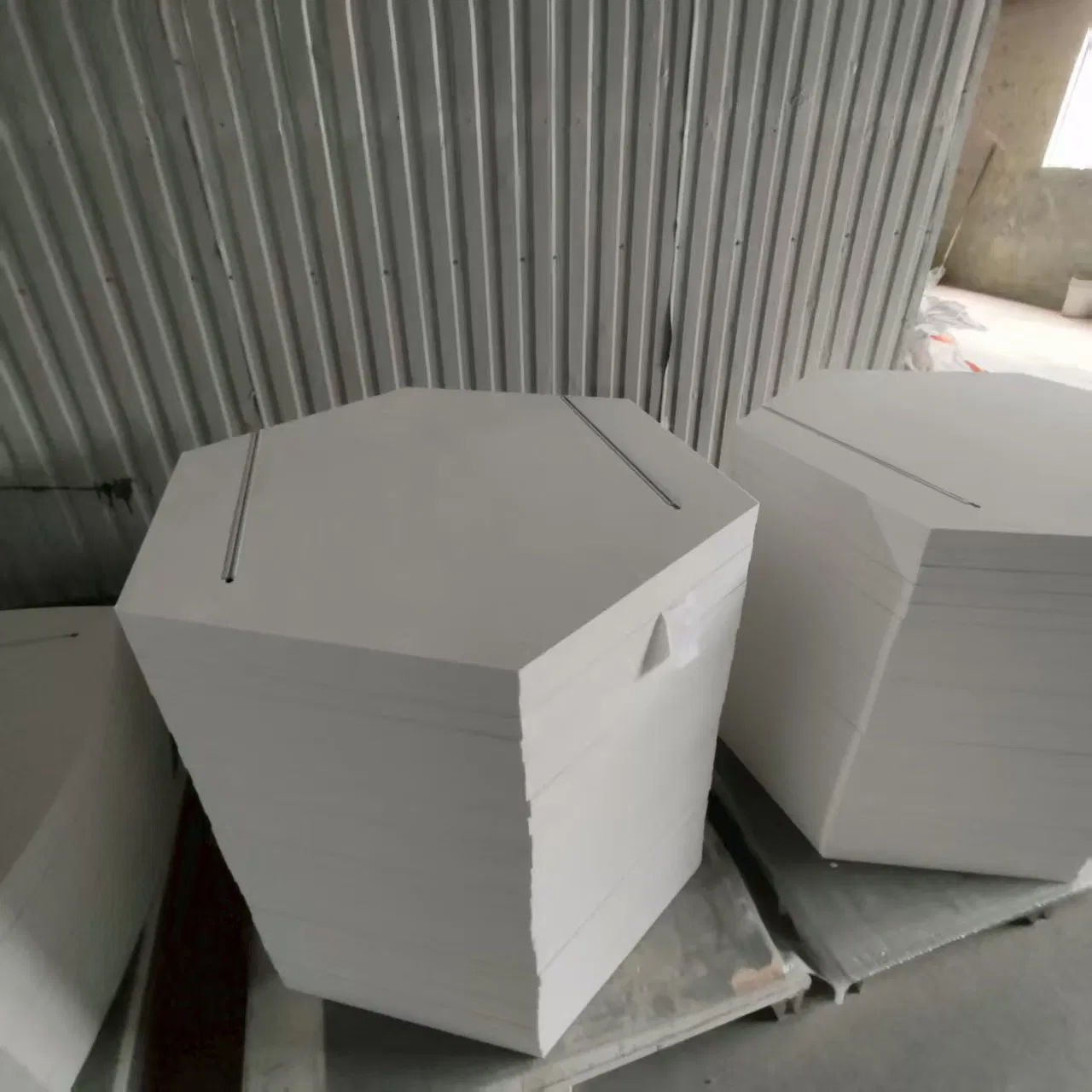 Sustainable Fiberglass Acoustic Clouds with 0.9 Nrc for Lively Talk