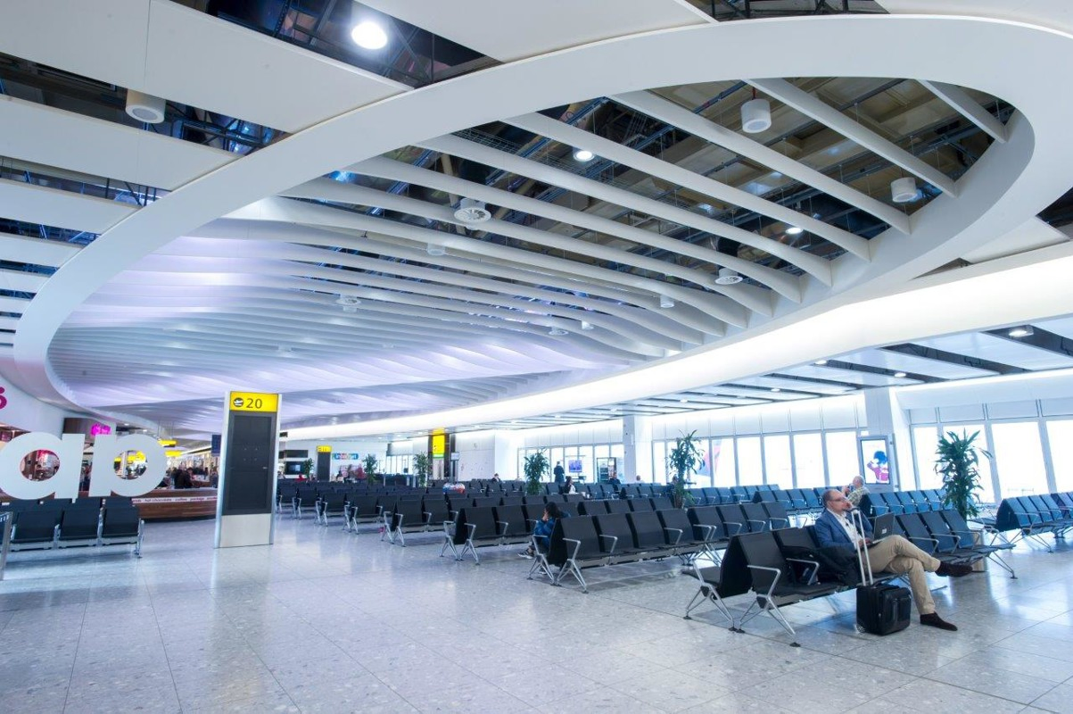 Foshan Manufacurer Custom Aluminum Baffle Ceilin Systems Project