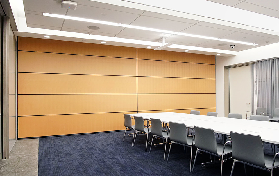 Operable Partition Wall Automatic Vertically Folding Retractable Acoustic Wall System