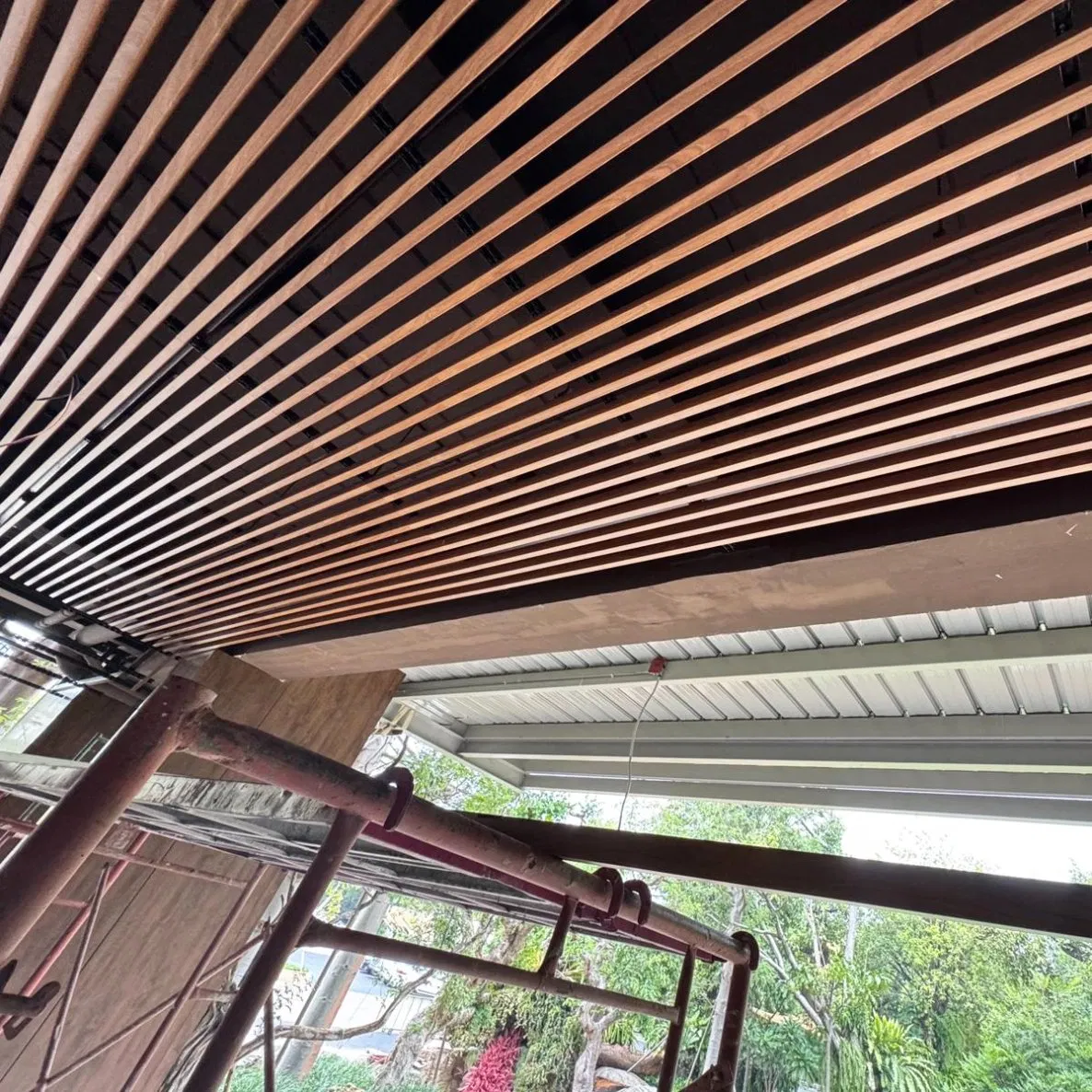 Aluminum Baffle Ceiling System - Linear Suspended Metal Acoustic Baffles