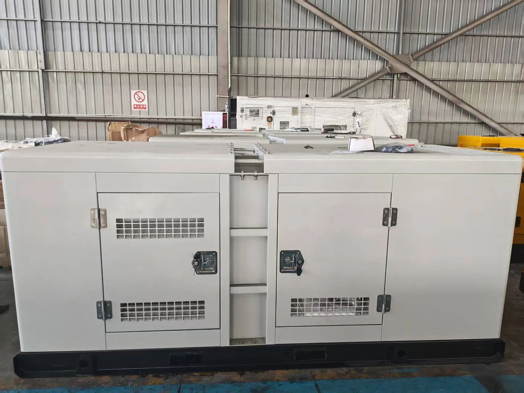 مجموعة مولدات الديزل الاحتياطية الفعالة مع 100kVA إلى 500kVA التحكم عن بُعد التلقائي للتشغيل المستمر طويل الأمد للمولد