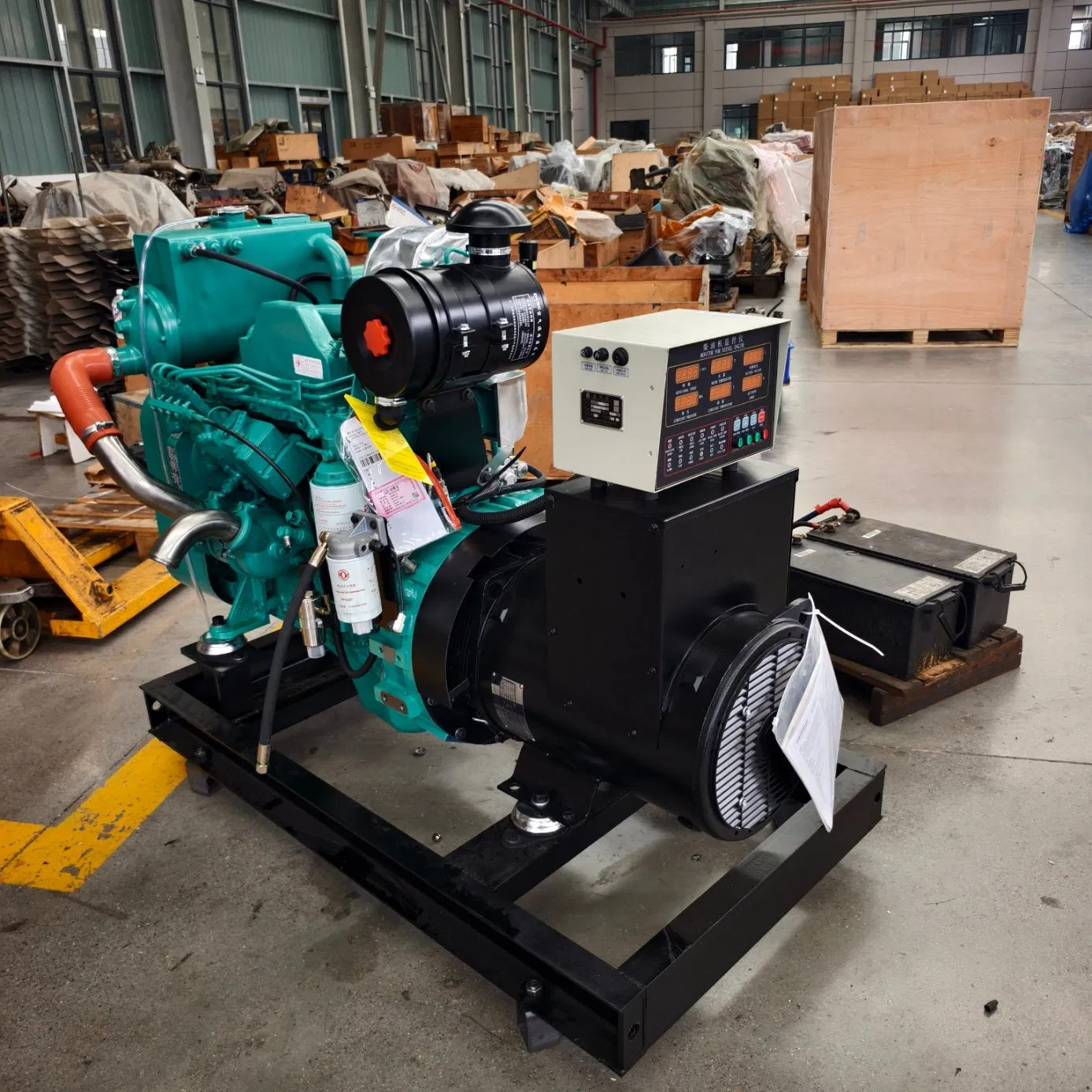 مولد ديزل رئيسي عالي الجودة للسفن البحرية 4BTA3.9 30kw 40kw 50kw B3.9