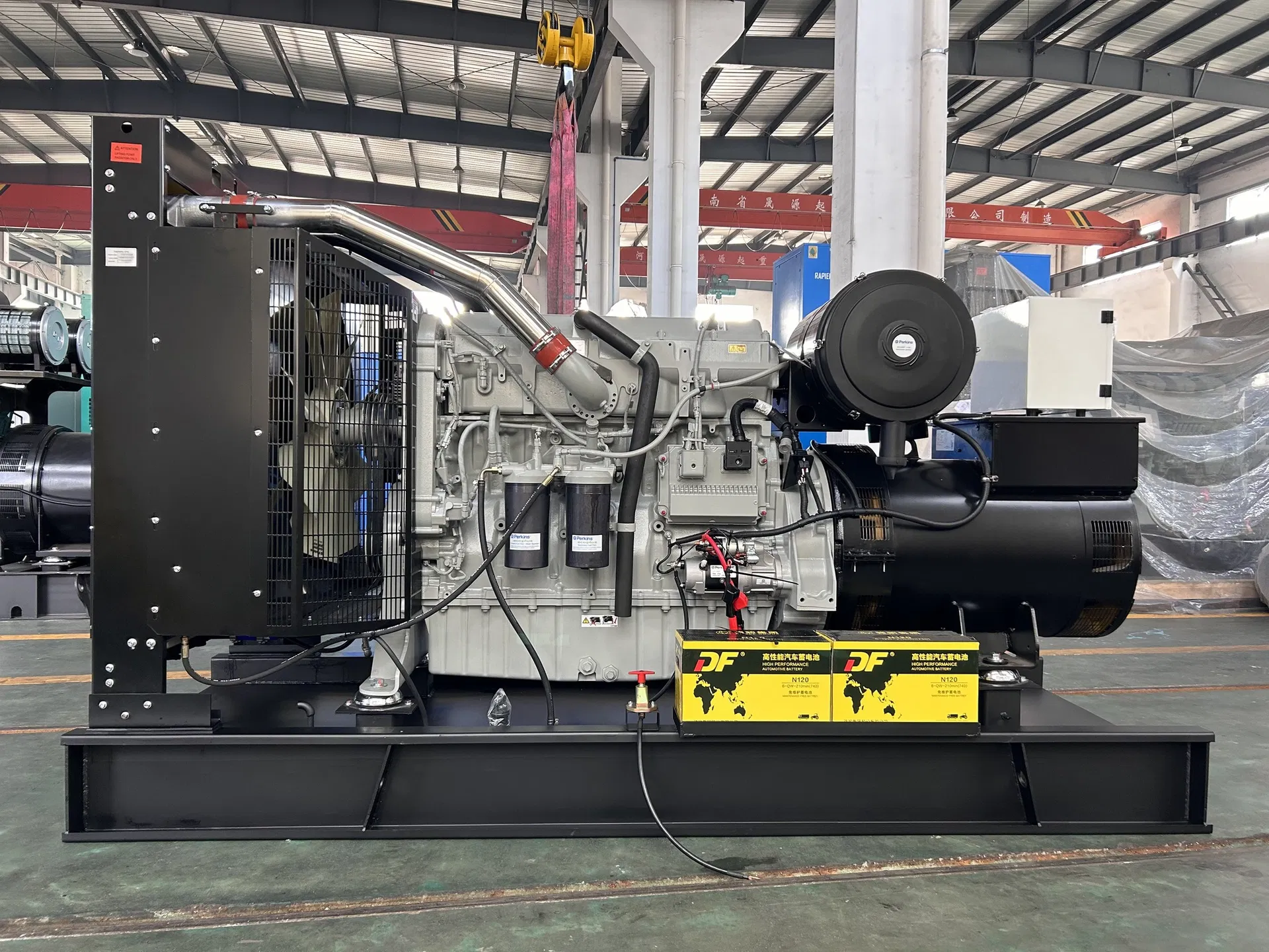 مولد ديزل رئيسي ثقيل الاستخدام صناعي 720kw 900kVA 3phase صامت
