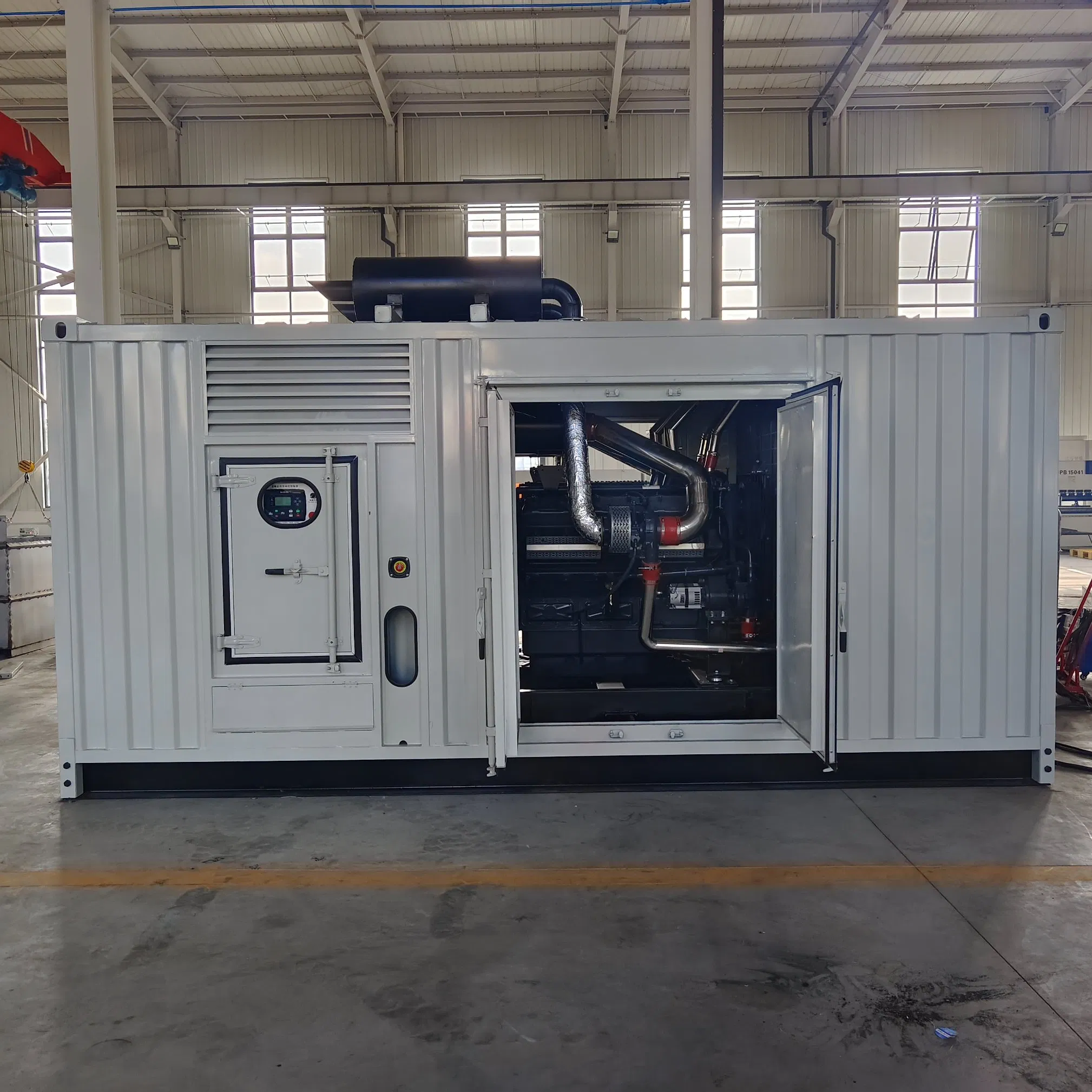 750kVA 600kw مجموعة مولدات الديزل الثقيلة الصامتة للغاية للفنادق