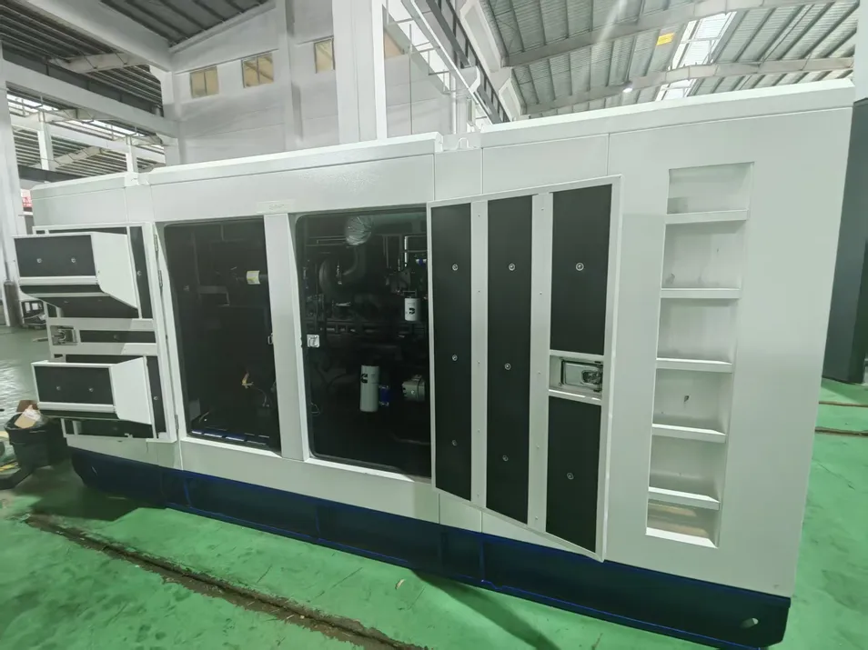 مجموعة مولدات كامينز 2000kVA نوع مفتوح بالديزل