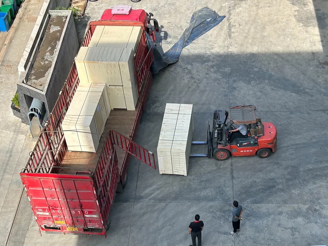 مولد ديزل صامت من كامينز 250kVA 150kVA 100kVA للبيع منخفض الضوضاء