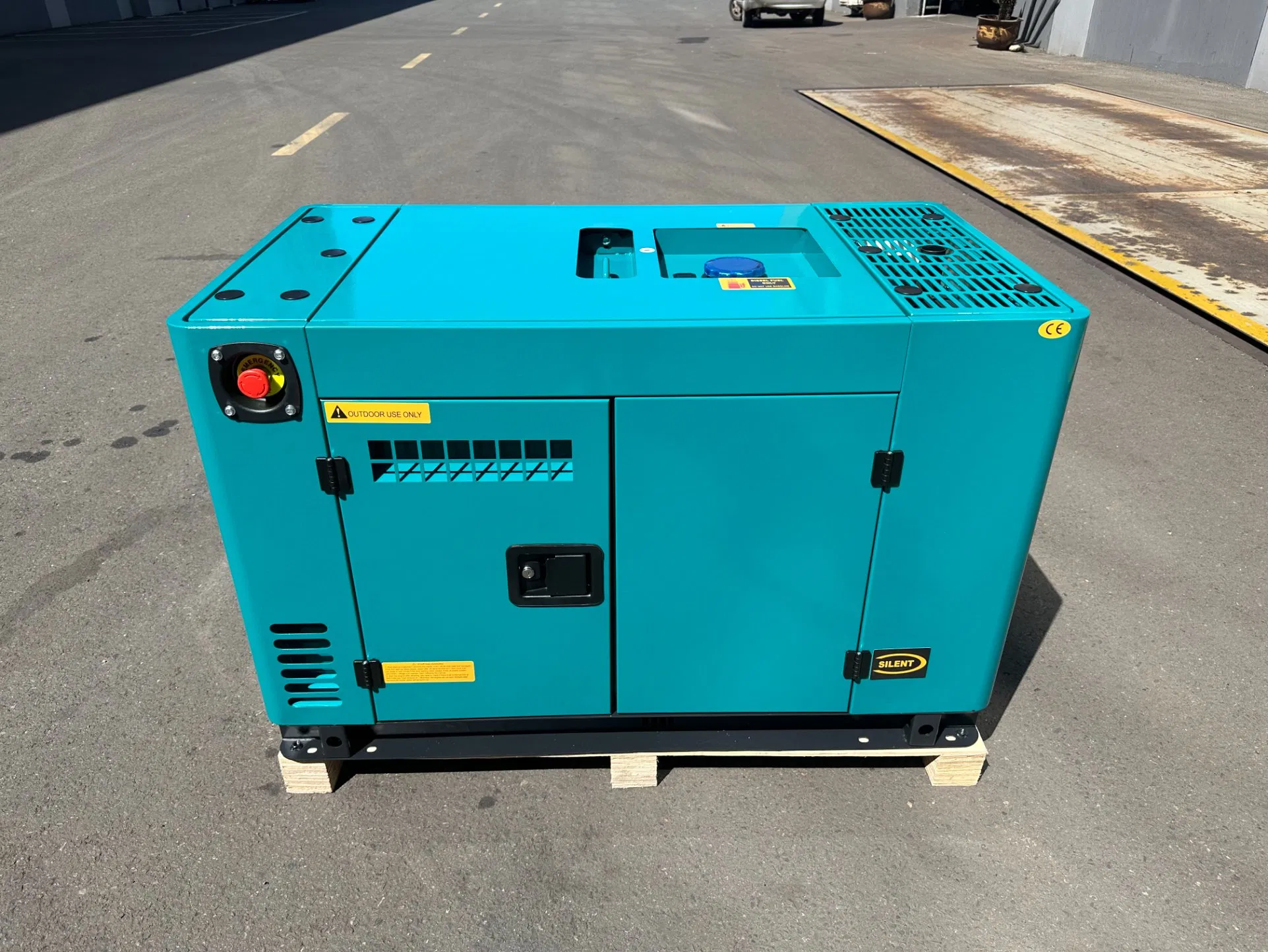 3kw 4kw 5kw 6kw 8kw 9kw 10kw 12kw 15kw 18kw 20kw مجموعة مولدات ديزل صامتة تعمل بالهواء مع أربع ضربات واسطوانتين 50Hz/60Hz