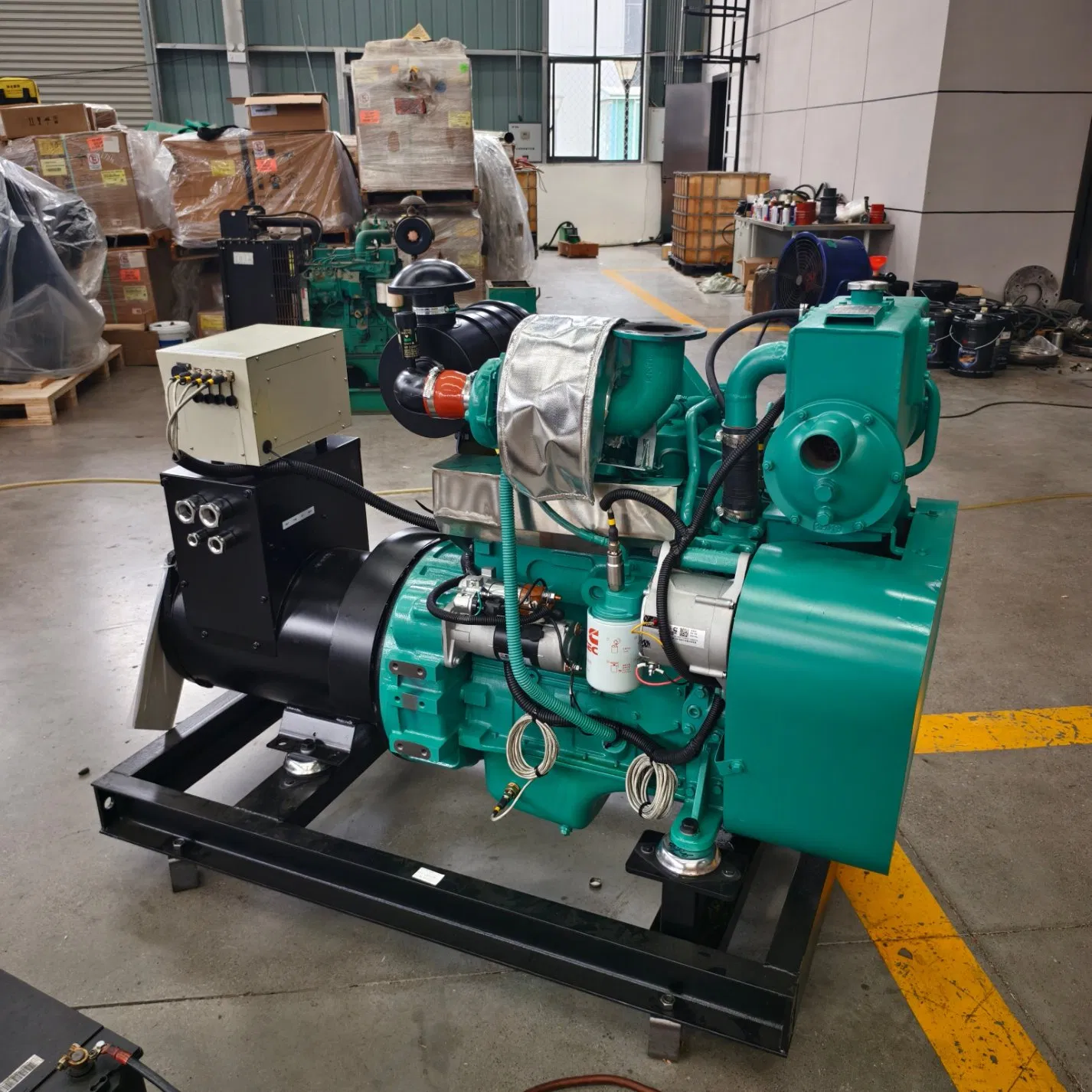 مولد ديزل رئيسي عالي الجودة للسفن البحرية 4BTA3.9 30kw 40kw 50kw B3.9