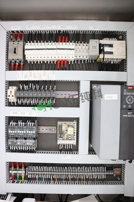 Portable Container Reverse Osmosis Plant Mobile RO Sea Water Containerized Seawater 8t/H Desalination Plant / System / Equipment