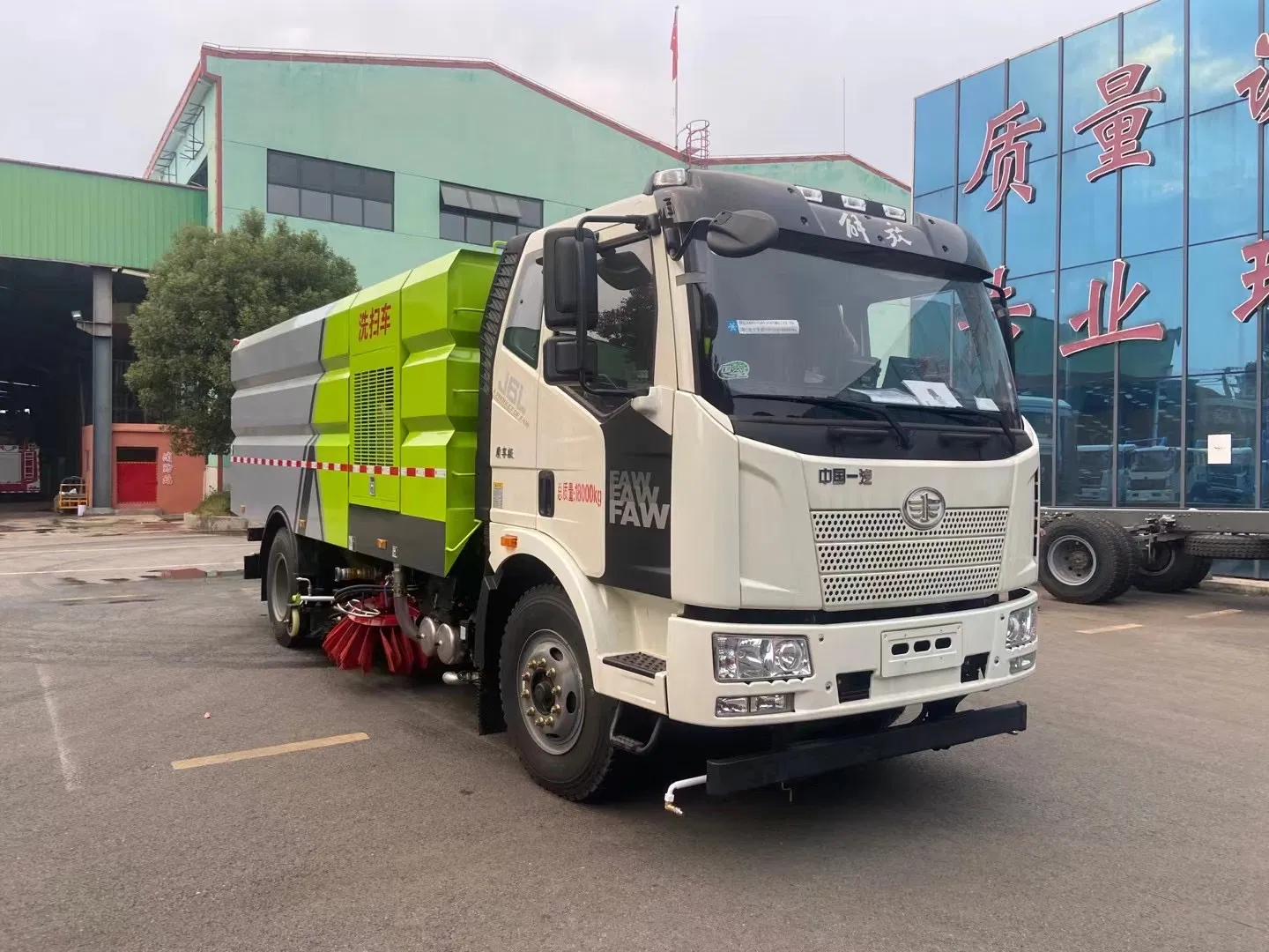 Premium Road Cleaning Machines for Environmental Sanitation Solutions