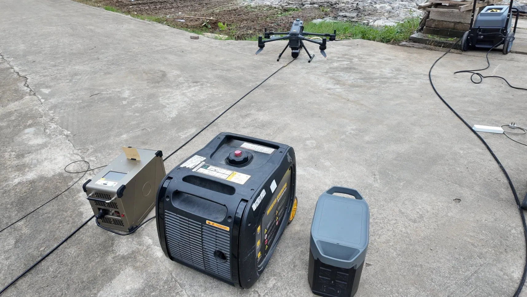 Newly Upgraded M400 Hydroelectric Dual Tethered Unmanned Aerial Vehicle System, Specifically Designed for Cleaning High-Rise Buildings