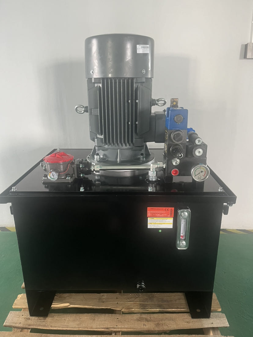 Heavy-Duty Hydrostatic Testing Pump - High-Pressure Manual Water Test Pump with Accurate Gauge for Pipelines and Plumbing Systems
