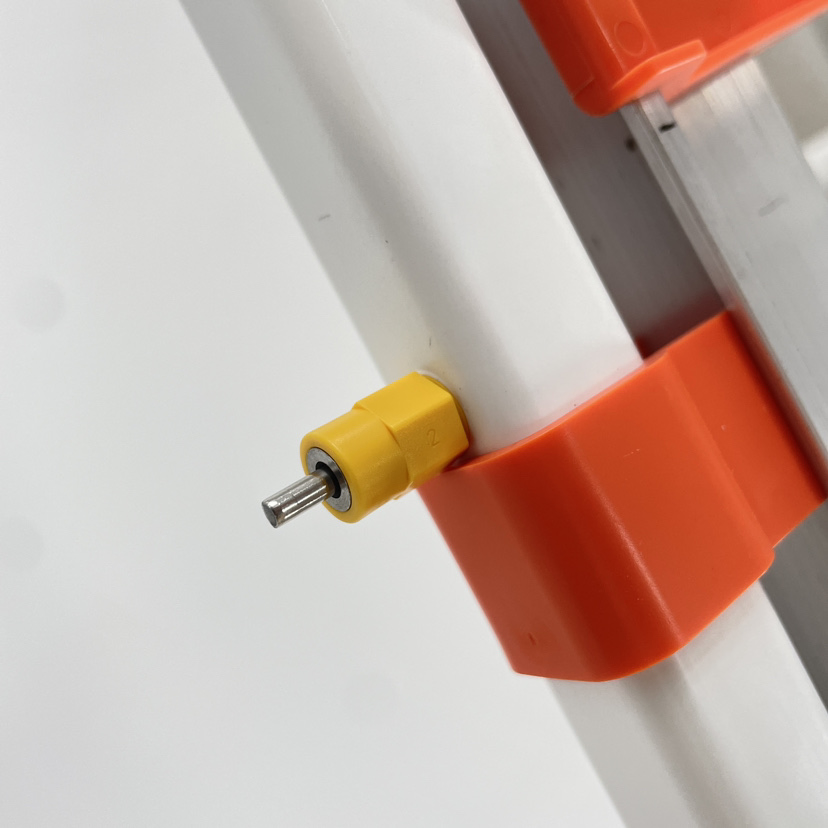 Agrieso Pipe-Mounted 4 Nipples Per Meter Flushing Broiler Automatic Nipple Drinking System with PVC Pipe and Water Level Regulator