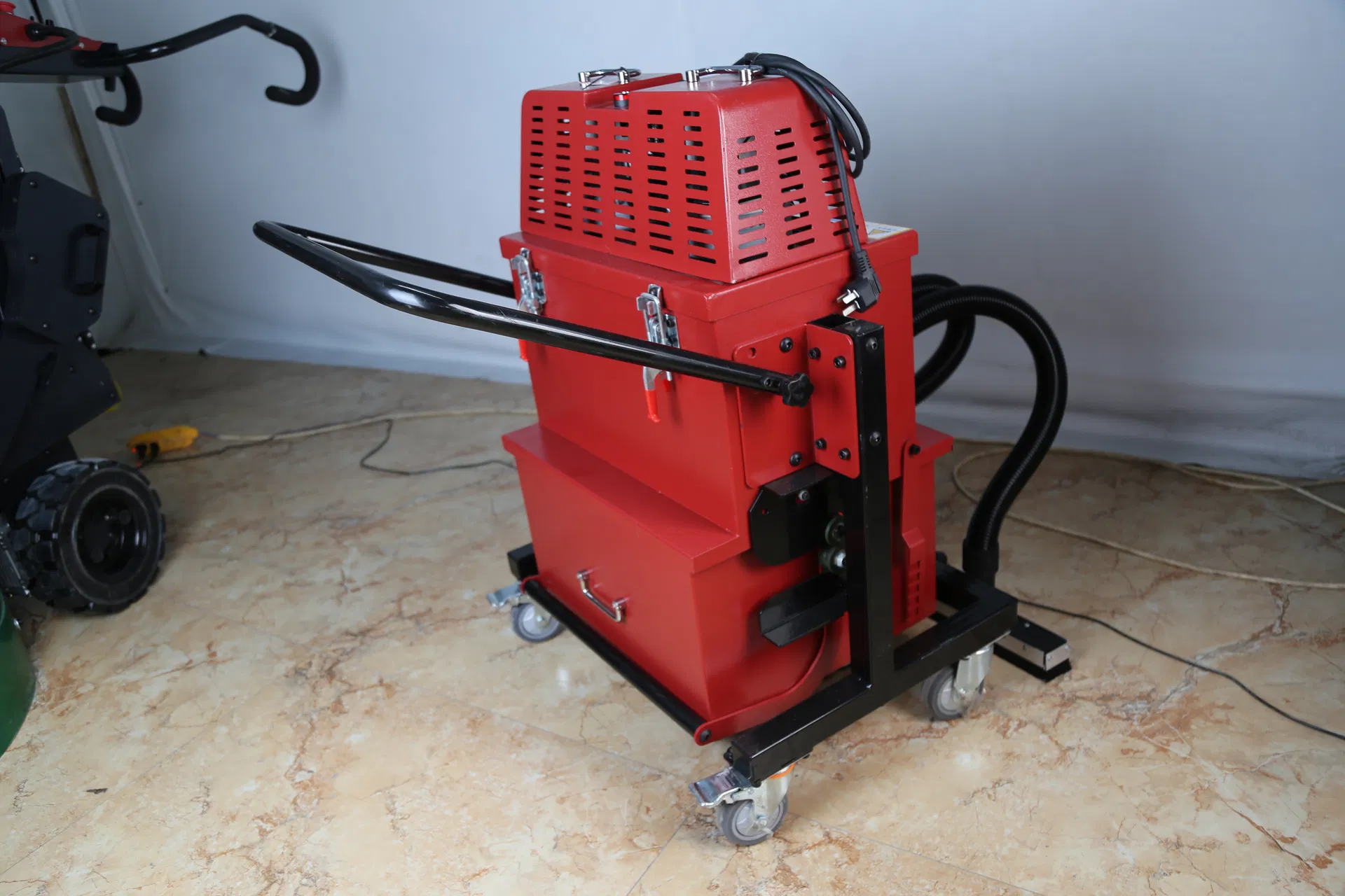 Vacuum Cleaner View 4