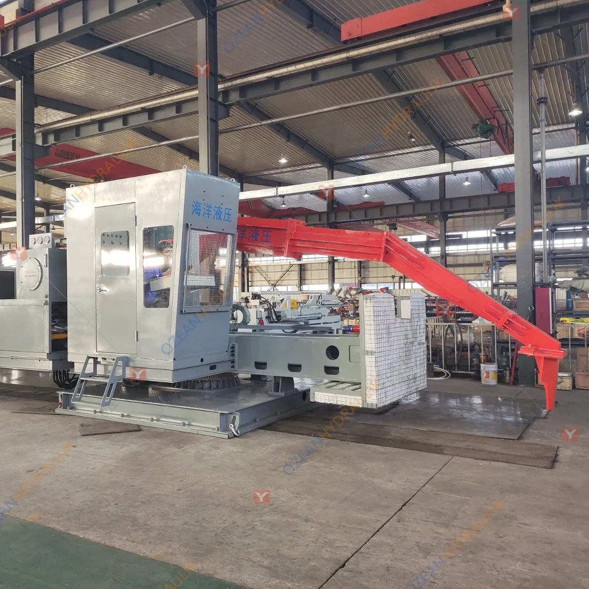 Remote-Controlled Slag Removal System for Molten Steel Surface Cleaning