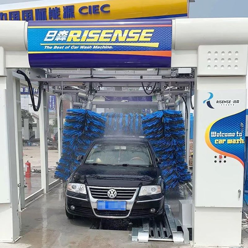 Fully automatic tunnel car cleaning system with belt conveyer and chassis wash 9 cleaning brushes