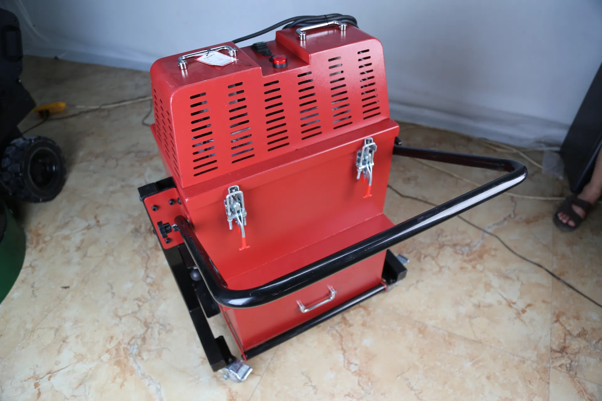 Vacuum Cleaner View 3