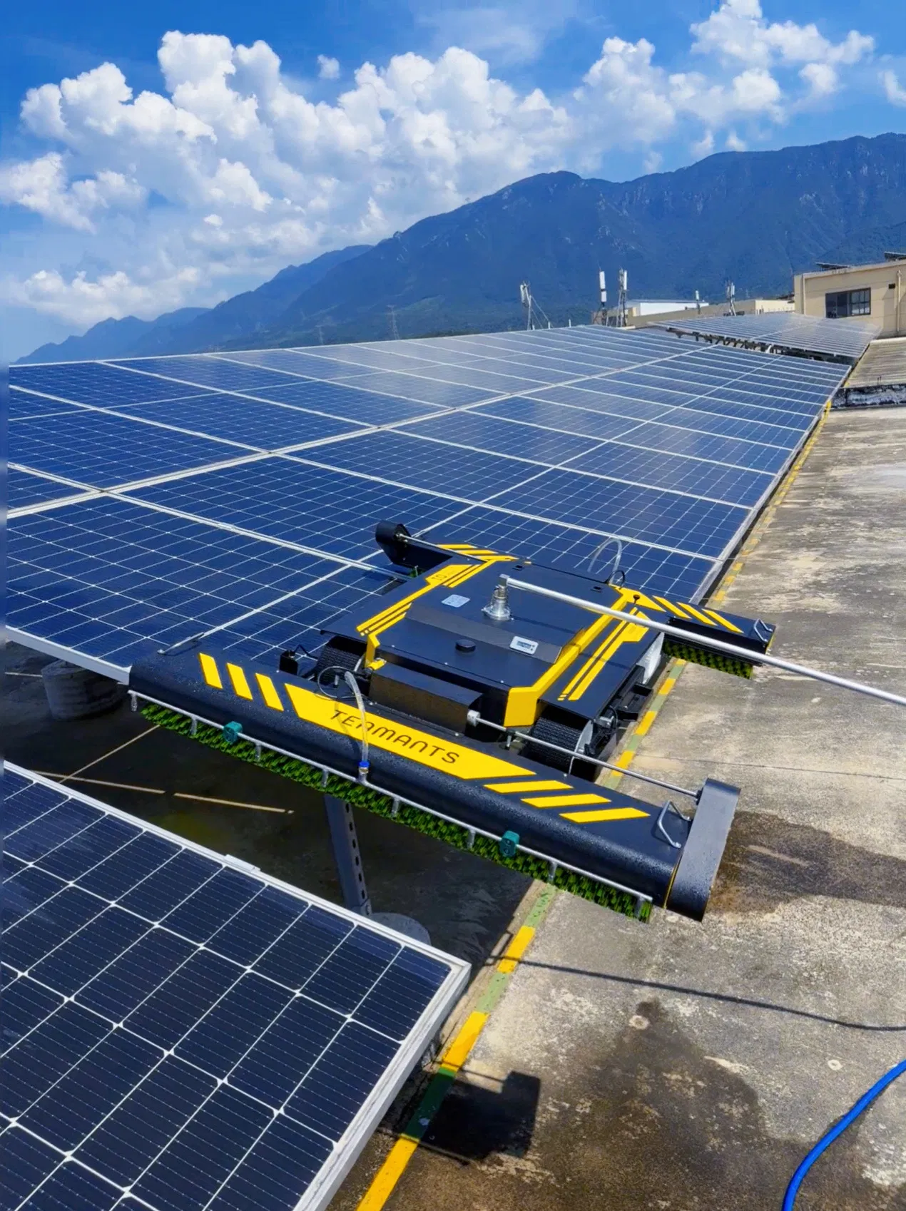 Efficient Solar Panel Cleaning Equipment with Automatic Functionality