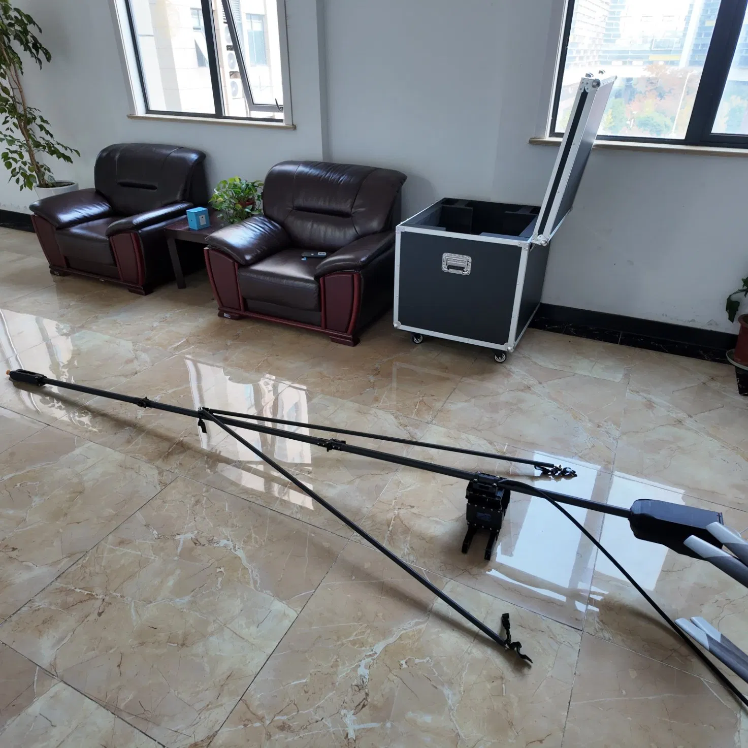 Newly Upgraded FC30 Hydroelectric Dual Tethered Unmanned Aerial Vehicle System, Specifically Designed for Cleaning High-Rise Buildings