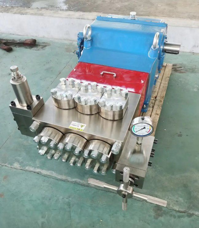 High Pressure Water Jet Cleaning Pump System with 1000 -1500 Bar Capacity