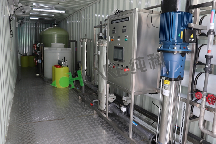 Portable Container Reverse Osmosis Plant Mobile RO Sea Water Containerized Seawater 8t/H Desalination Plant / System / Equipment