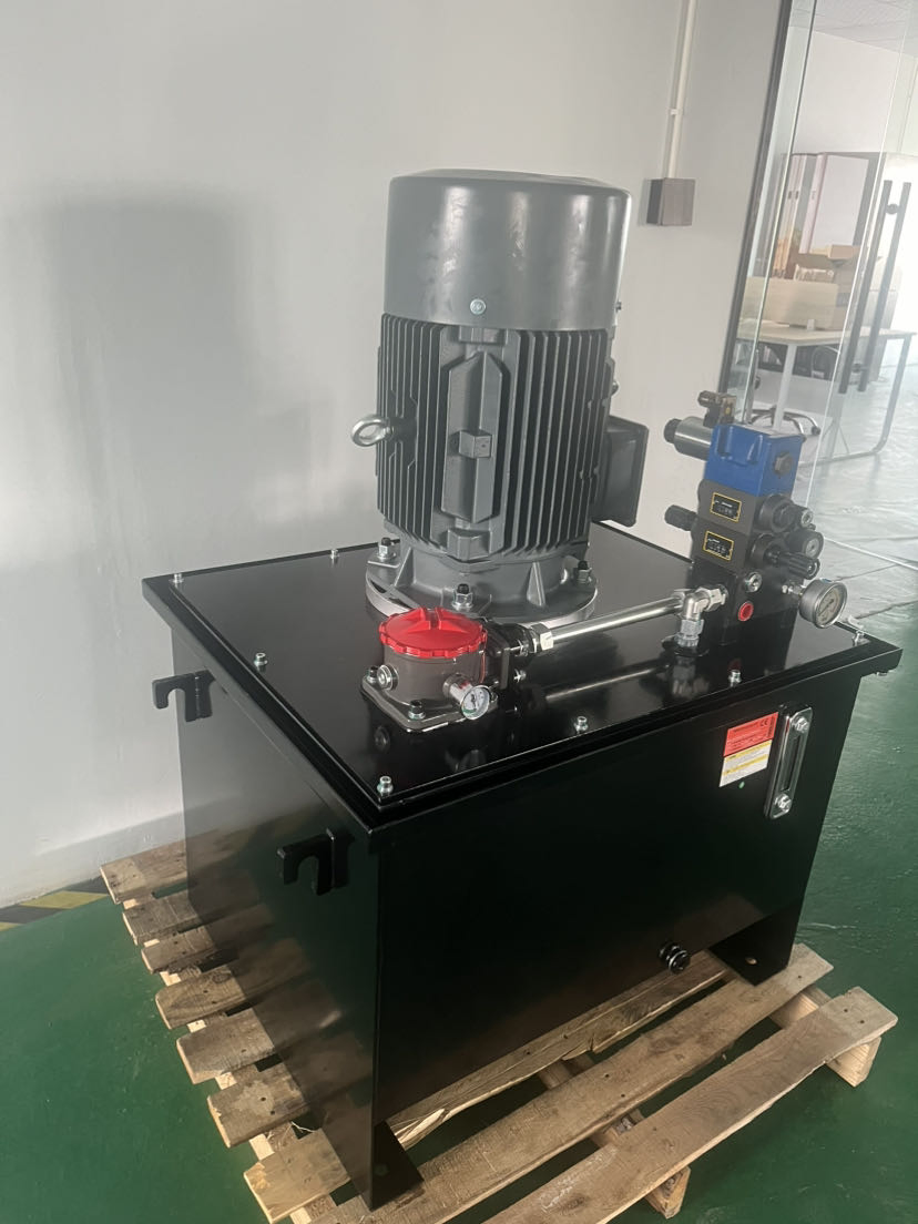 Heavy-Duty Hydrostatic Testing Pump - High-Pressure Manual Water Test Pump with Accurate Gauge for Pipelines and Plumbing Systems