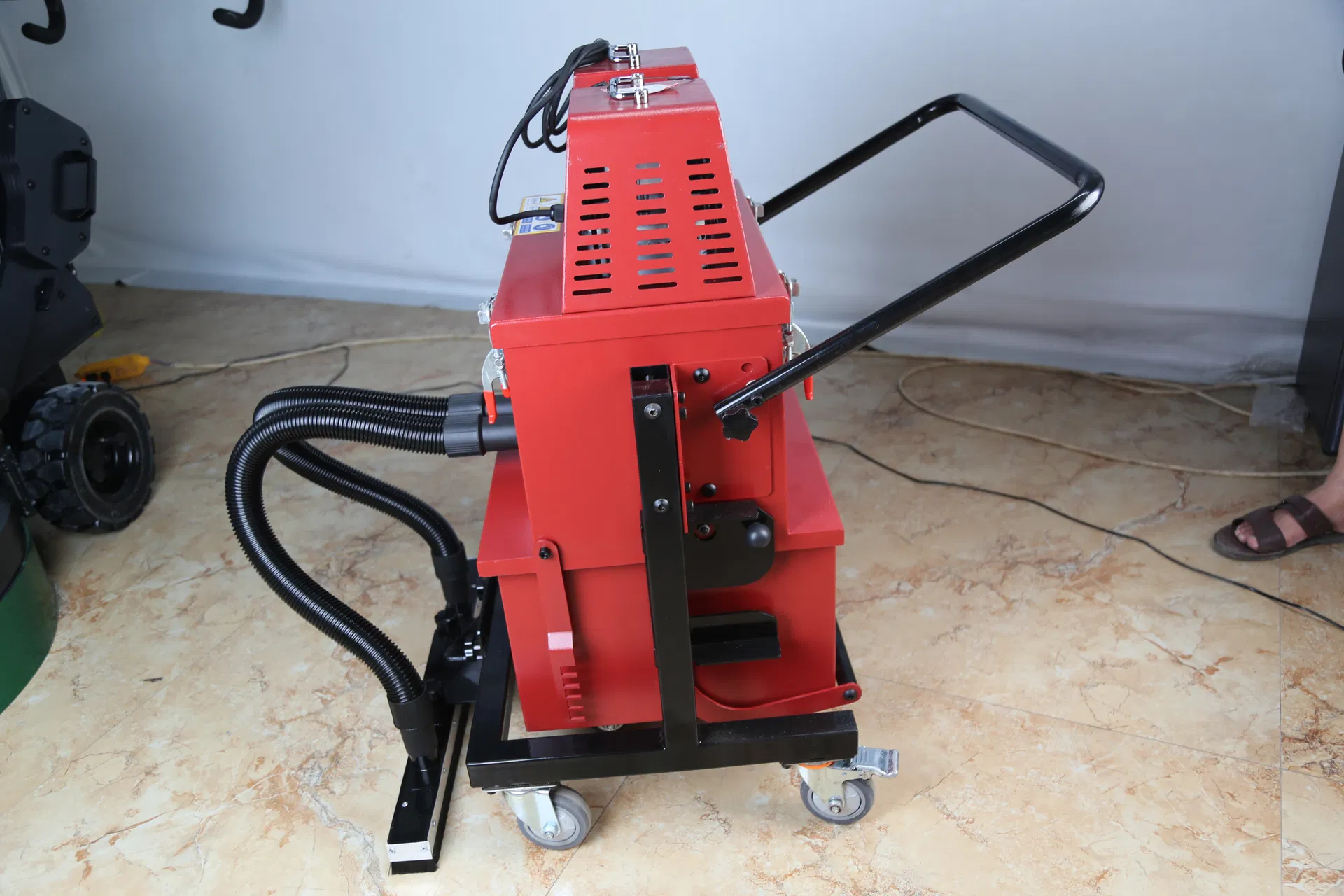 Vacuum Cleaner View 2