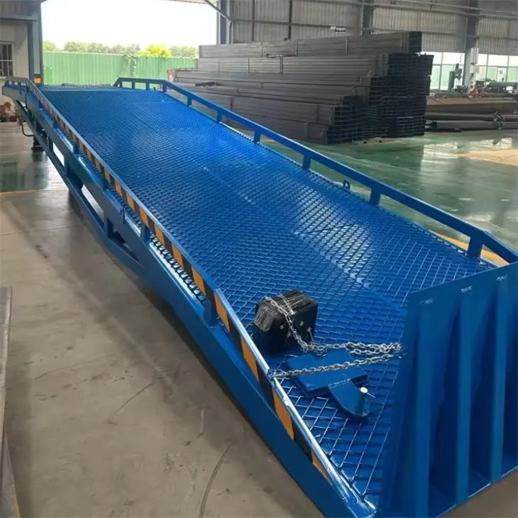 Heavy Duty Truck Forklift Yard Hydraulic Movable Mobile Loading Dock Ramp