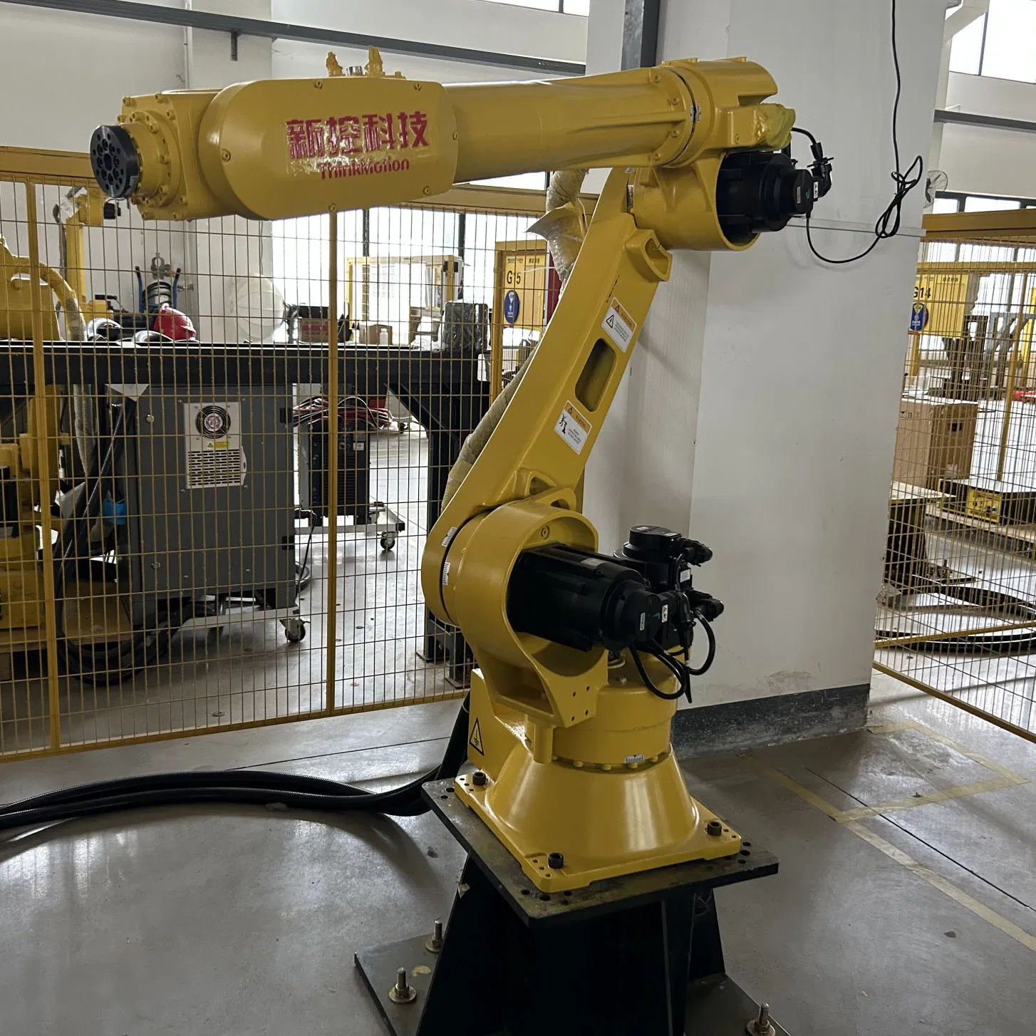 Efficient Material Handling Welding Robot for Versatile Applications