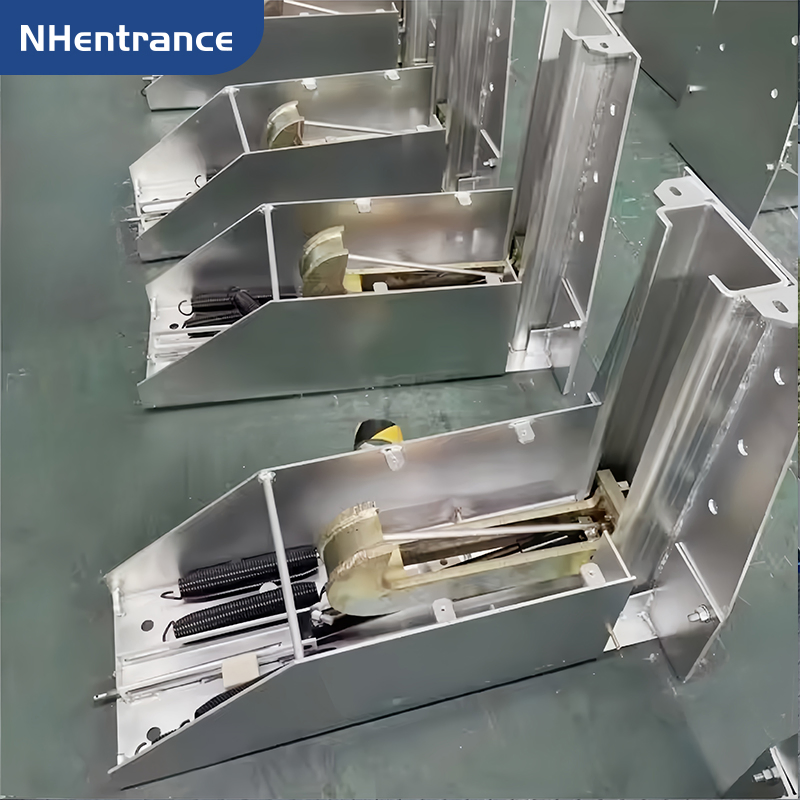 Smart Dock Control Safety Lock System for Industrial Loading Operations Vehicle Restraint