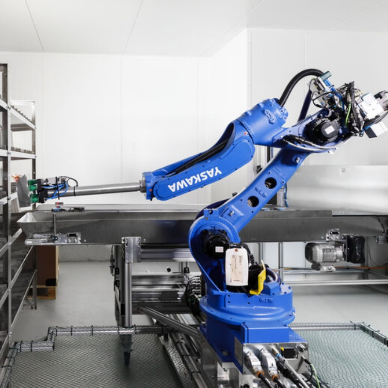 Compact Yaskawa Motoman Gp25 6-Axis Industrial Robot Arm 25kg Payload for Material Handling and Packaging with Gripper