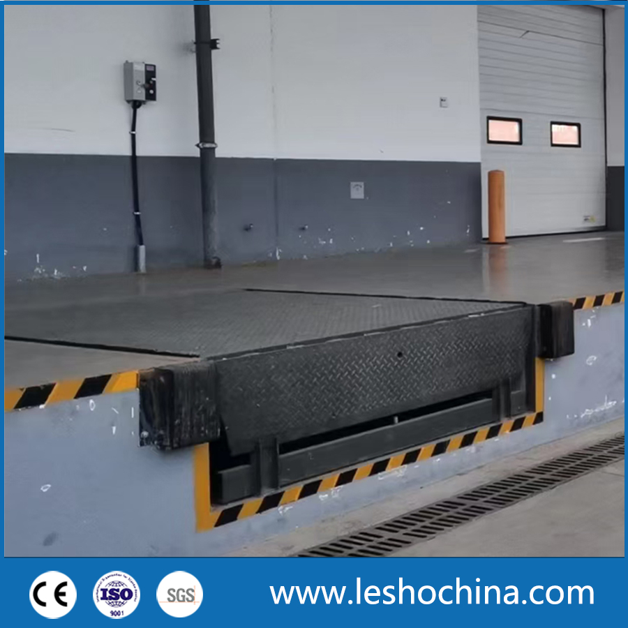 Loading Dock Leveler Size and Capacity Customizable for Loading and Unloading Use