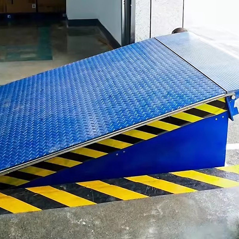 Dock Leveler for Forklift Loading in Warehouse and Container Use