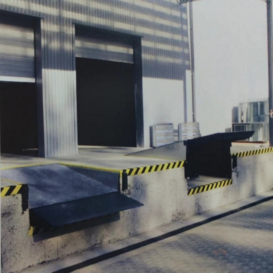 New 12t Stationary Fixed Loading Unloading Hydraulic Lifting Platform Vertical Telescopic Dock Leveler for Logistics Warehouses