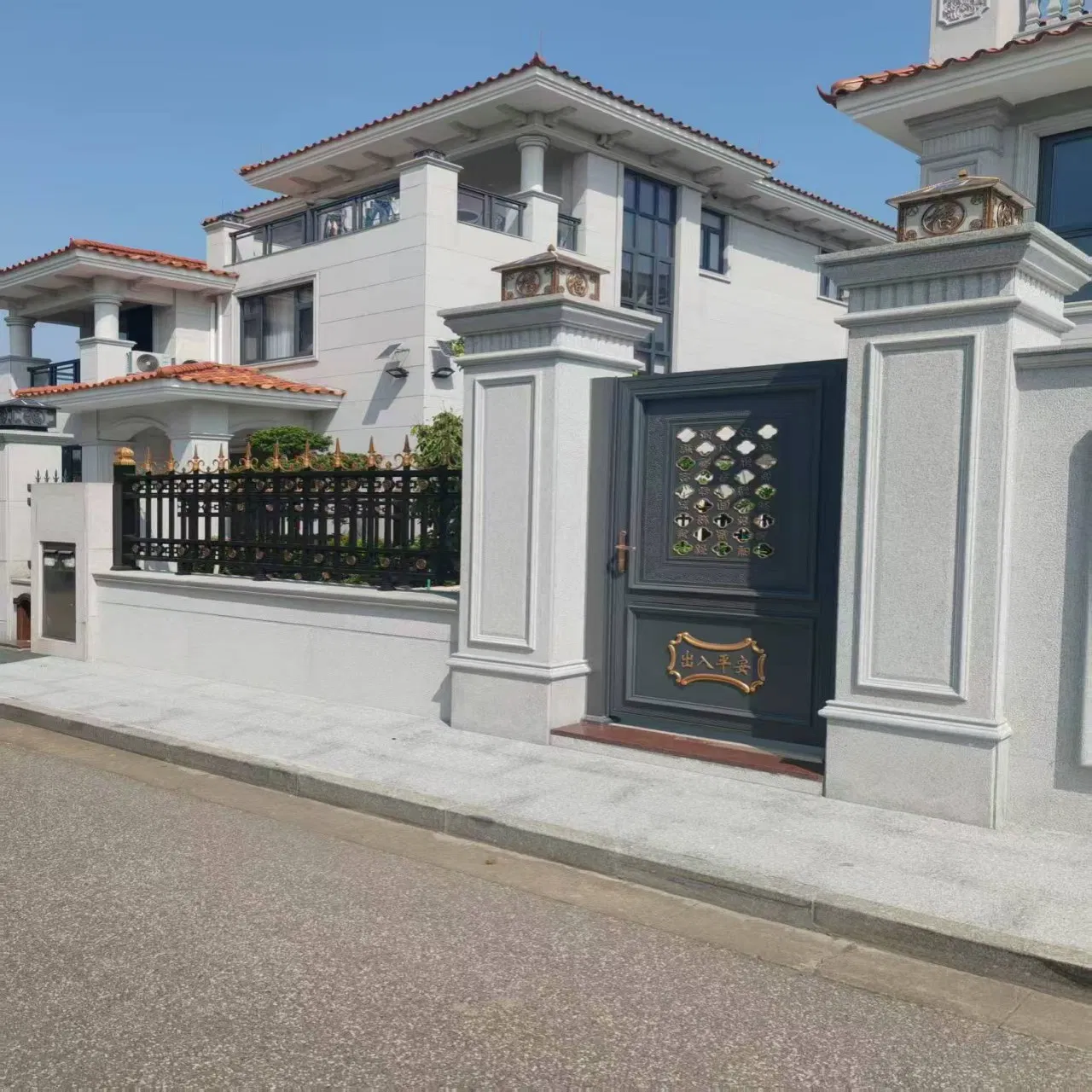 New Style Horizontal Single Panel Modern Main Gate Design Aluminium Sliding Gate for Driveway Fence Metal Panel Industrial Entrance Gate