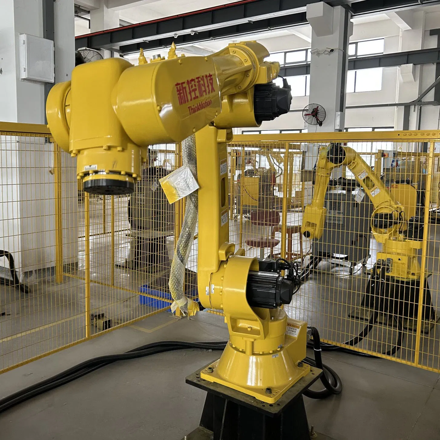 Smart 6 Axis Welding Robot for Optimized Material Handling Tasks