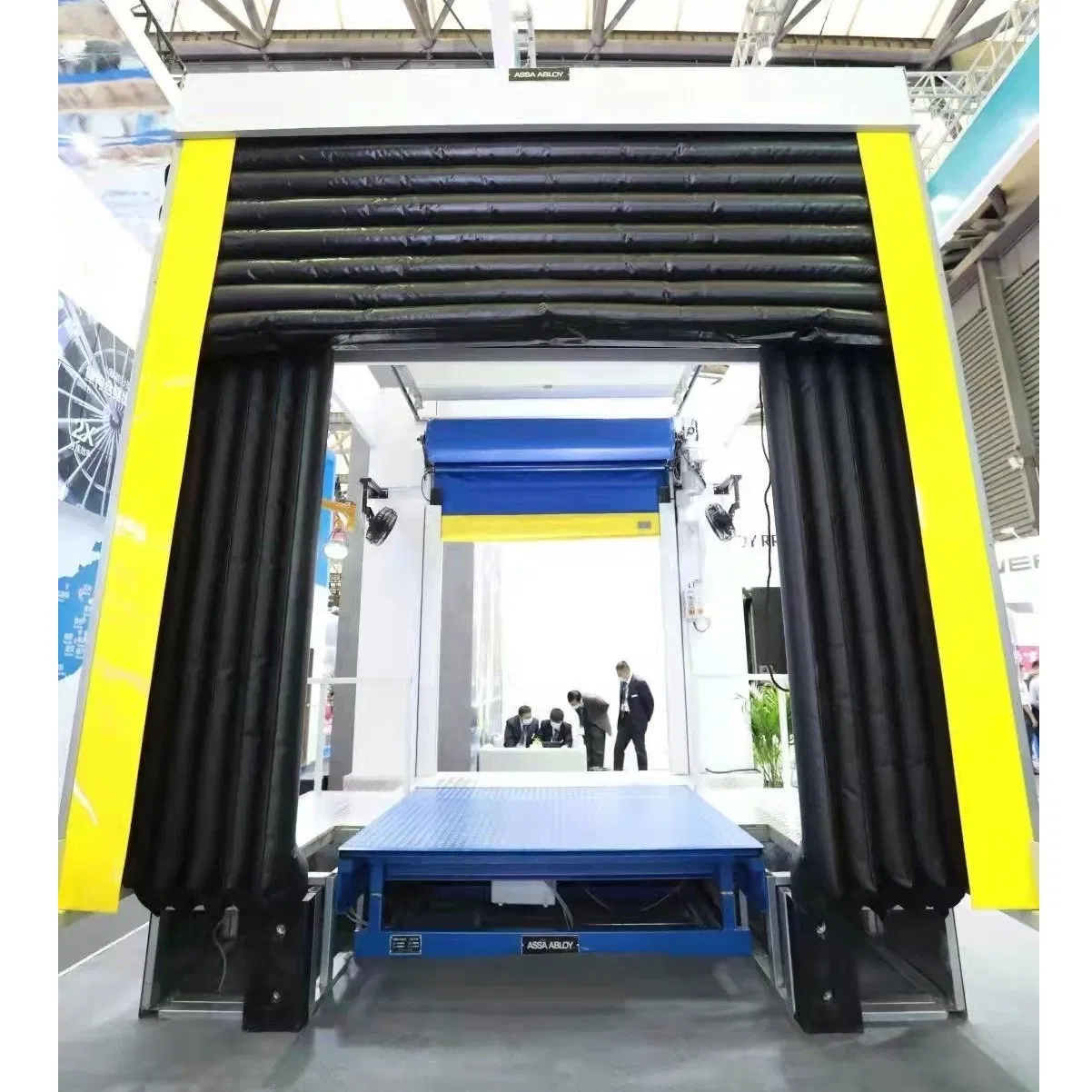 Food Factory Cold Warehouse PVC Fabric Retractable Loading Bay Loading Container Logistics Anti-Crush Adjustable Inflatable Dock Shelter Dock Door Shelter
