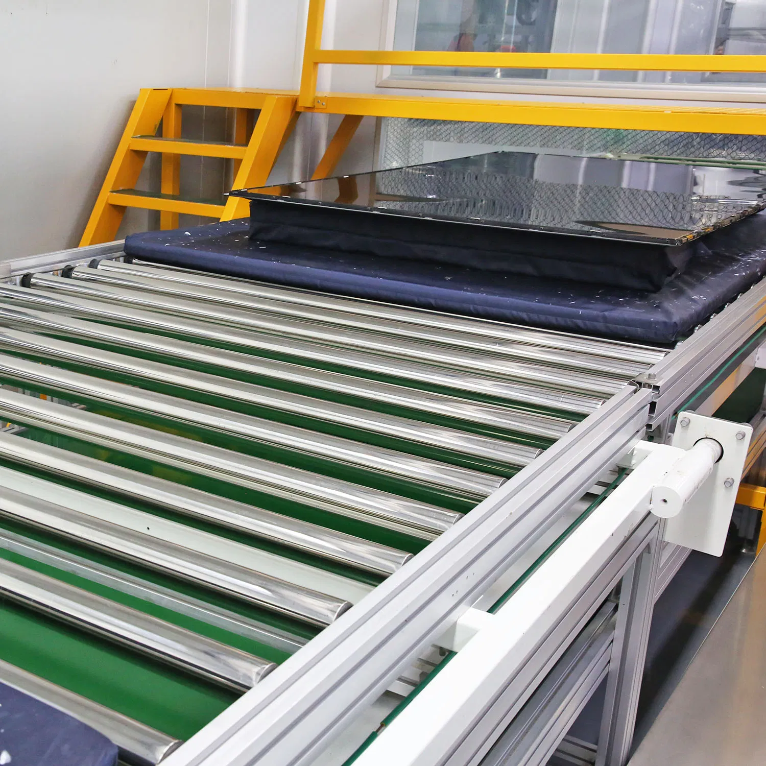 High Wear Resistance Gravity Roller Conveyor System, Suitable for Logistics Industry.